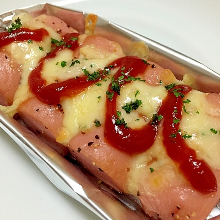 お弁当・おやつ♪魚肉ソーセージチーズのせ焼き♪